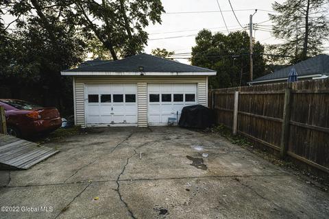 815 Hampton Ave, Schenectady, NY 12309 photo 32