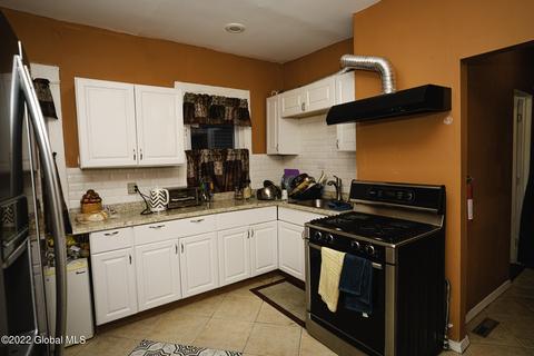 815 Hampton Ave, Schenectady, NY 12309 photo 20