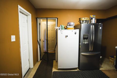 815 Hampton Ave, Schenectady, NY 12309 photo 5