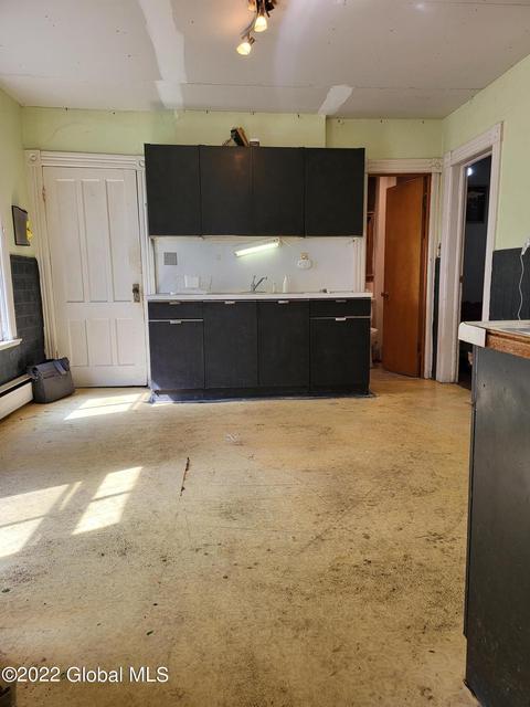 1525 Devine St, Schenectady, NY 12308 photo 3