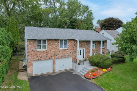 7 White Birch Ct, Schenectady, NY 12306 photo 2