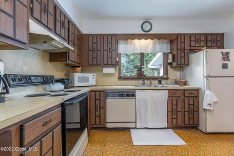 7 White Birch Ct, Schenectady, NY 12306 photo 13