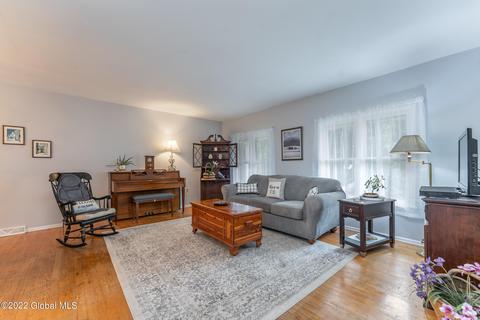 7 White Birch Ct, Schenectady, NY 12306 photo 6