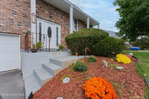 7 White Birch Ct, Schenectady, NY 12306 photo 4