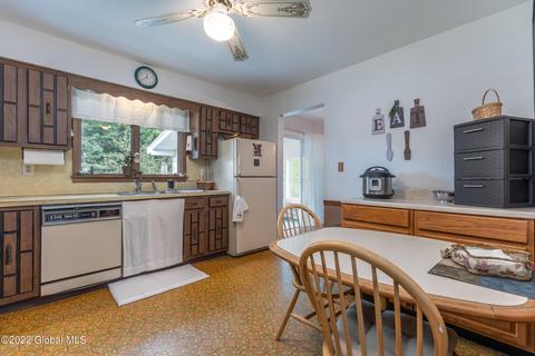 7 White Birch Ct, Schenectady, NY 12306 photo 12
