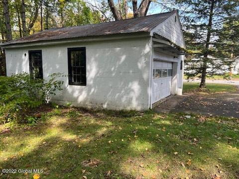 65 Hamilton Ave, Corinth, NY 12822 photo 2