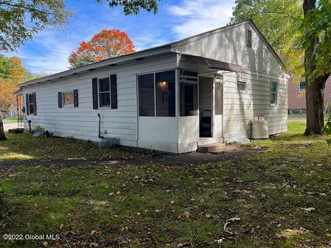 65 Hamilton Ave, Corinth, NY 12822 photo 3