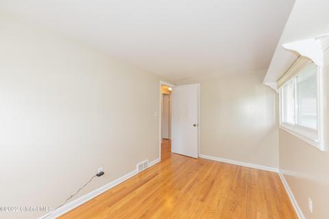 10 Greenock Rd, Delmar, NY 12054 photo 32