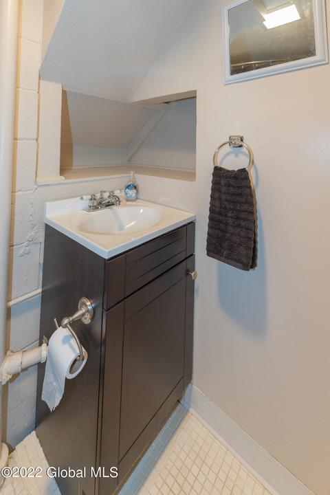 10 Greenock Rd, Delmar, NY 12054 photo 35