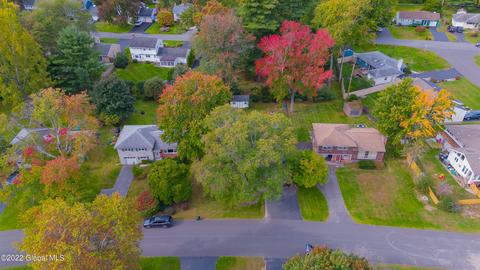 10 Greenock Rd, Delmar, NY 12054 photo 15