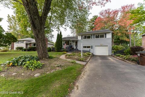 10 Greenock Rd, Delmar, NY 12054 photo 3