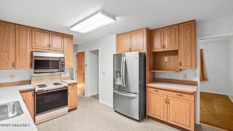 122 Devon Rd, Delmar, NY 12054 photo 9