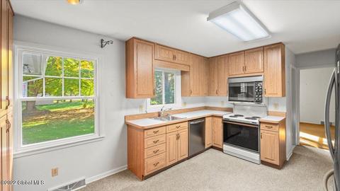 122 Devon Rd, Delmar, NY 12054 photo 10
