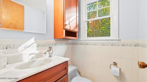 122 Devon Rd, Delmar, NY 12054 photo 8