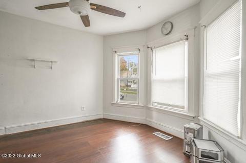 1560 Becker St, Schenectady, NY 12304 photo 4