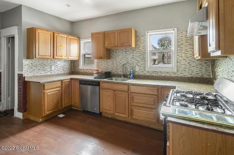 1560 Becker St, Schenectady, NY 12304 photo 10
