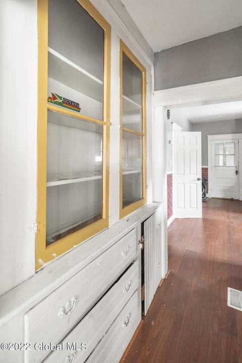 1560 Becker St, Schenectady, NY 12304 photo 9