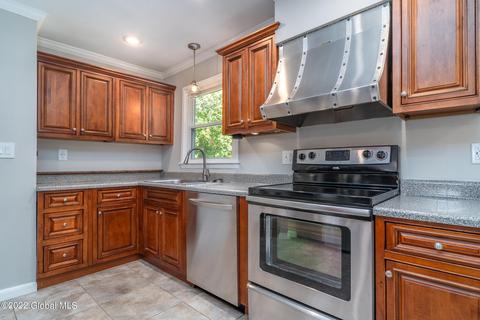 31 Clapper Rd, Selkirk, NY 12158 photo 10