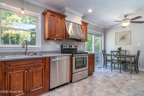 31 Clapper Rd, Selkirk, NY 12158 photo 13