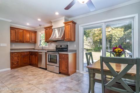 31 Clapper Rd, Selkirk, NY 12158 photo 9