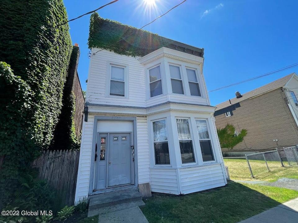  2244 15th St, Troy, NY 12180 photo 3
