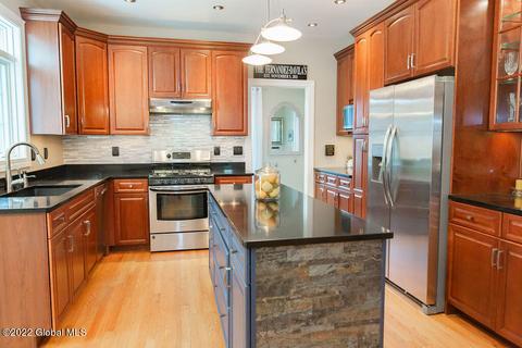 20 Devonshire Way, Clifton Park, NY 12065 photo 22
