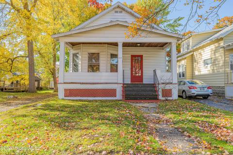 1115 Baker Ave, Schenectady, NY 12309 photo 2