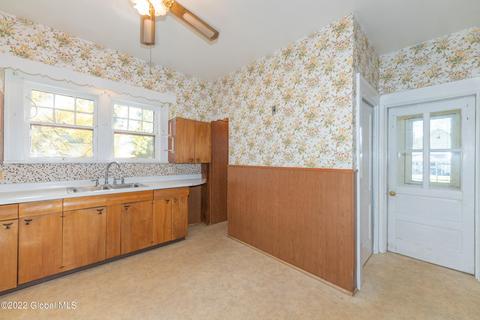 1115 Baker Ave, Schenectady, NY 12309 photo 9