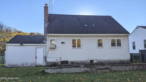 2571 Teller St, Schenectady, NY 12304 photo 3