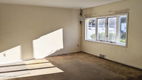 2571 Teller St, Schenectady, NY 12304 photo 10