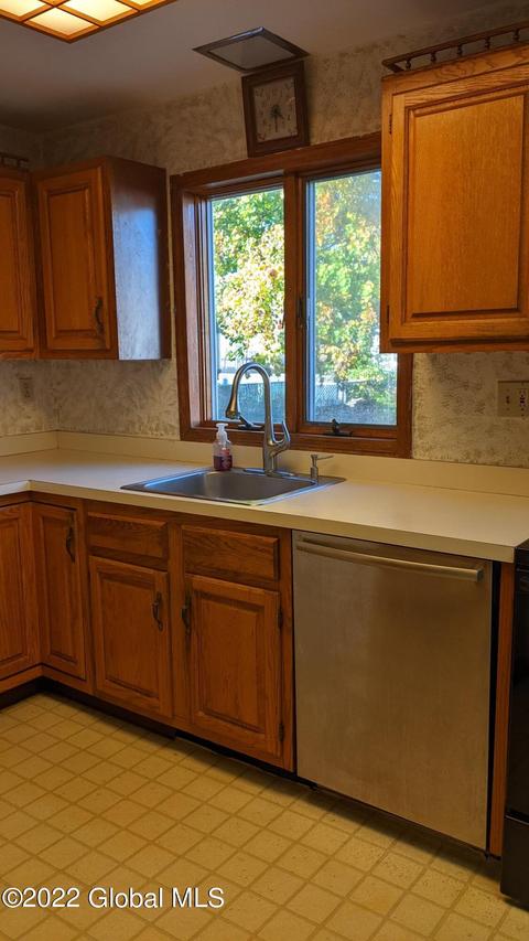 2571 Teller St, Schenectady, NY 12304 photo 18