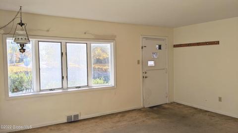2571 Teller St, Schenectady, NY 12304 photo 9
