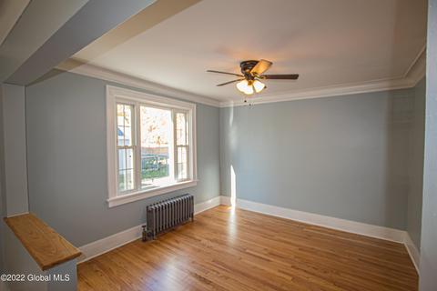 47 Laurel Ave, Schenectady, NY 12304 photo 9
