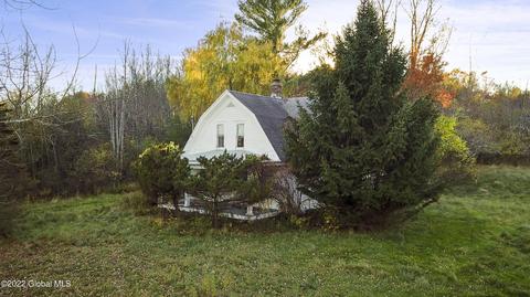 81 Hilton Rd, Slingerlands, NY 12159
