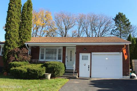 112 Pinehurst Pl, Schenectady, NY 12304 photo 1