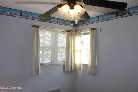 112 Pinehurst Pl, Schenectady, NY 12304 photo 6