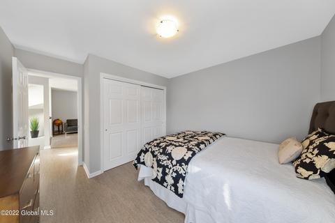 86 Killarney Dr, Schenectady, NY 12309 photo 25