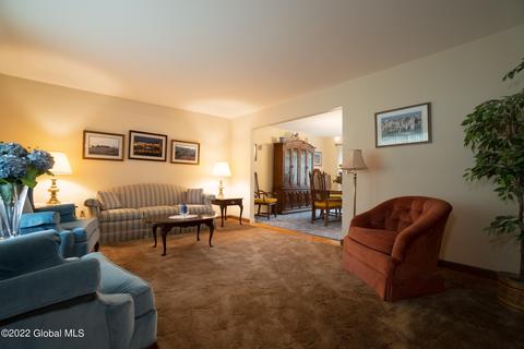 1041 Manas Dr, Schenectady, NY 12303 photo 4