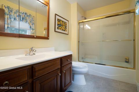 1041 Manas Dr, Schenectady, NY 12303 photo 15