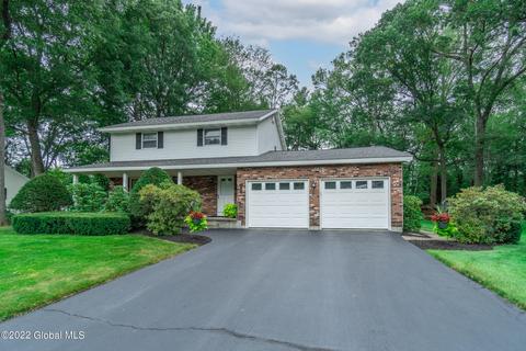 1041 Manas Dr, Schenectady, NY 12303 photo 2