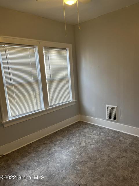 22 Myrtle Ave, Schenectady, NY 12304 photo 4