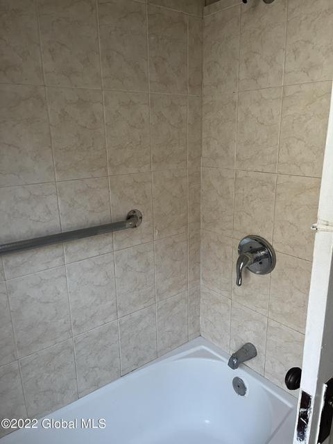 22 Myrtle Ave, Schenectady, NY 12304 photo 11