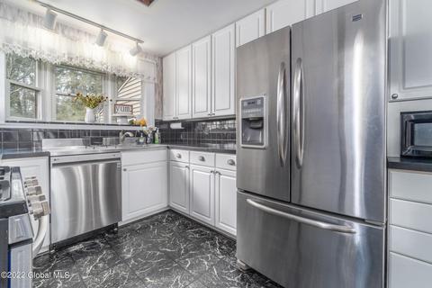 360 Pangburn Rd, Schenectady, NY 12306 photo 22
