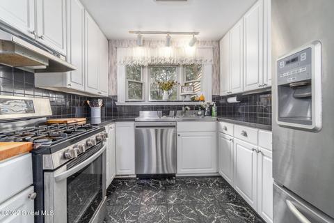 360 Pangburn Rd, Schenectady, NY 12306 photo 21