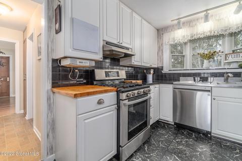 360 Pangburn Rd, Schenectady, NY 12306 photo 24