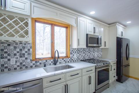 128 E Palmer Ave, Schenectady, NY 12303 photo 11
