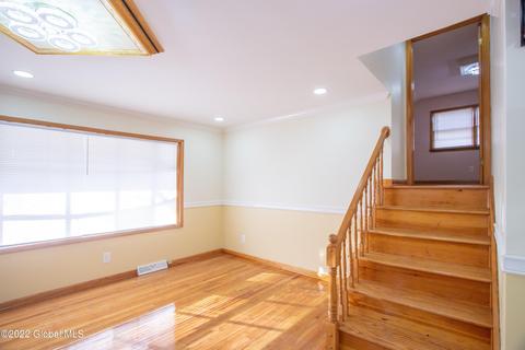 128 E Palmer Ave, Schenectady, NY 12303 photo 9