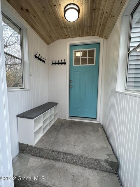 1 Sheldon St, Schenectady, NY 12308 photo 2