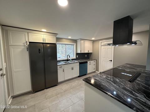 1 Sheldon St, Schenectady, NY 12308 photo 3