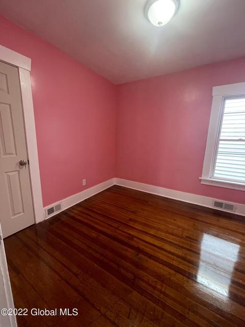 229 Cherry St, Schenectady, NY 12306 photo 9